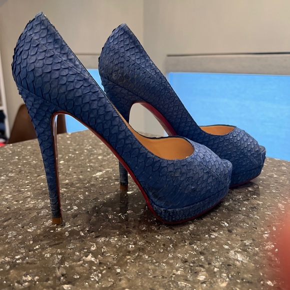 Christian Louboutin Blue Peep Tow 39.5 Pumps! - Picture 5 of 7